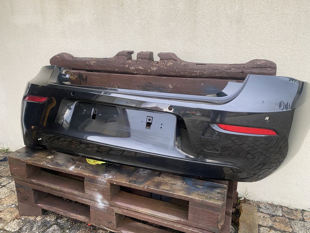Parachoques traseiro F20 lci 15-18 standard