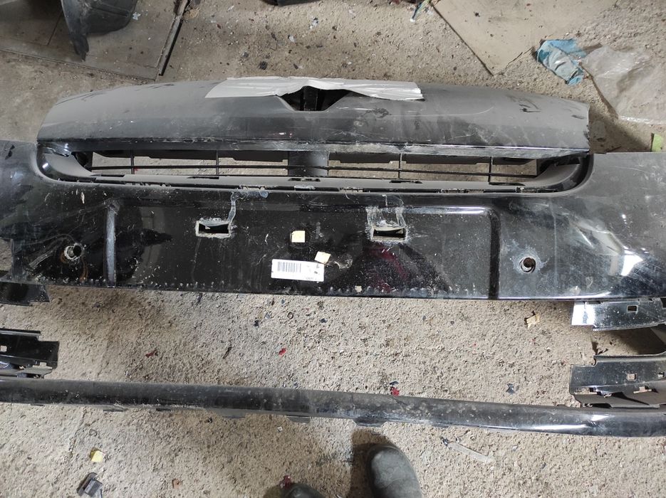 Sprzedam zderzak przedni reanult scenic III 2012 rok