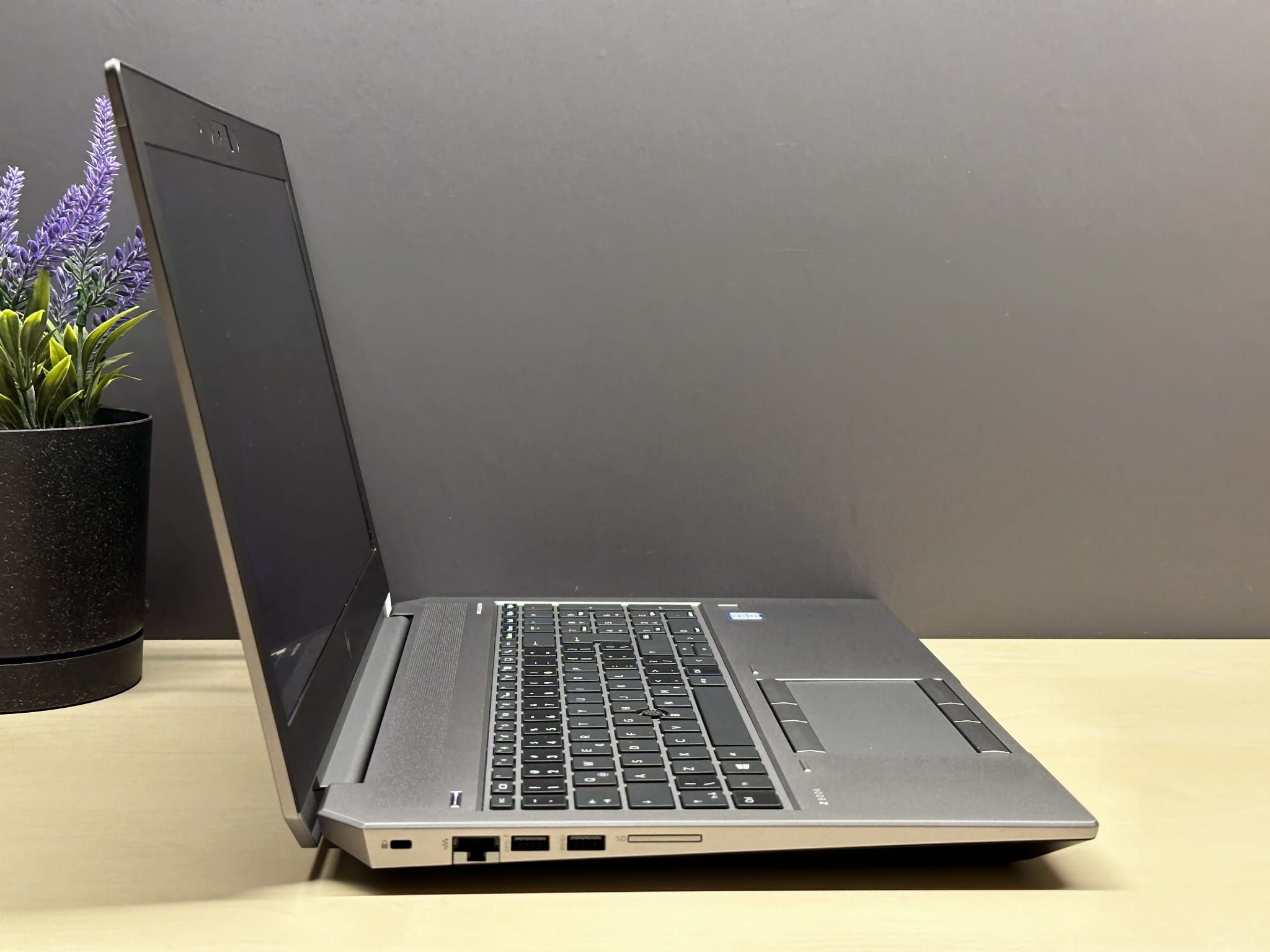 Laptop HP Zbook 15 G6 | i9-9880H / FHD / RTX 3000 / 32GB / 1TB