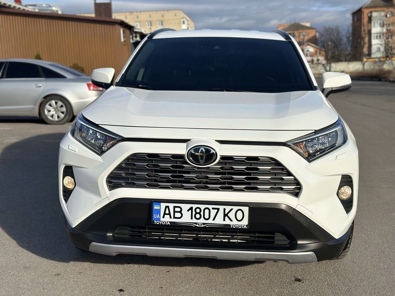 Офіційна Toyota Rav4