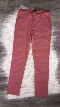 Różowe spodnie RESERVED