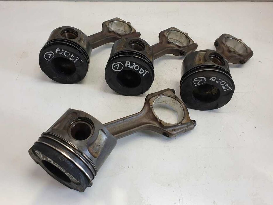 Поршень Opel Insignia 2.0 Astra 2.0 Zafira 2.0 Инсигния 2.0 Зафира 2.0