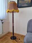 Lampa stojąca drewniana
