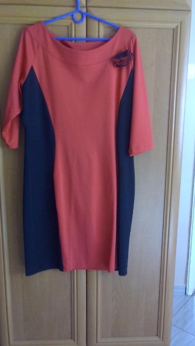 Sukienka r 46 z kwiatkiem