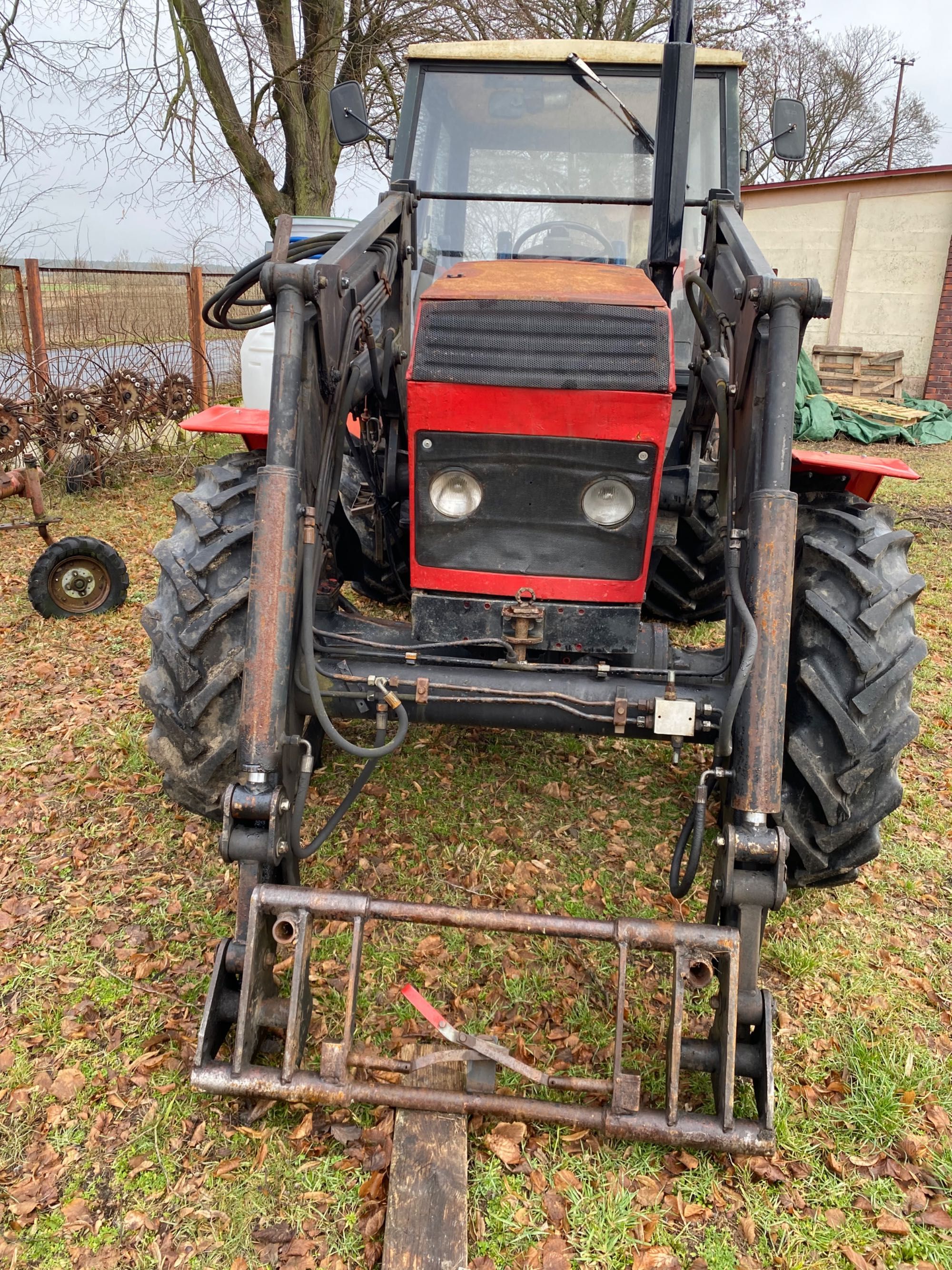 ZETOR 8045 z ładowaczem