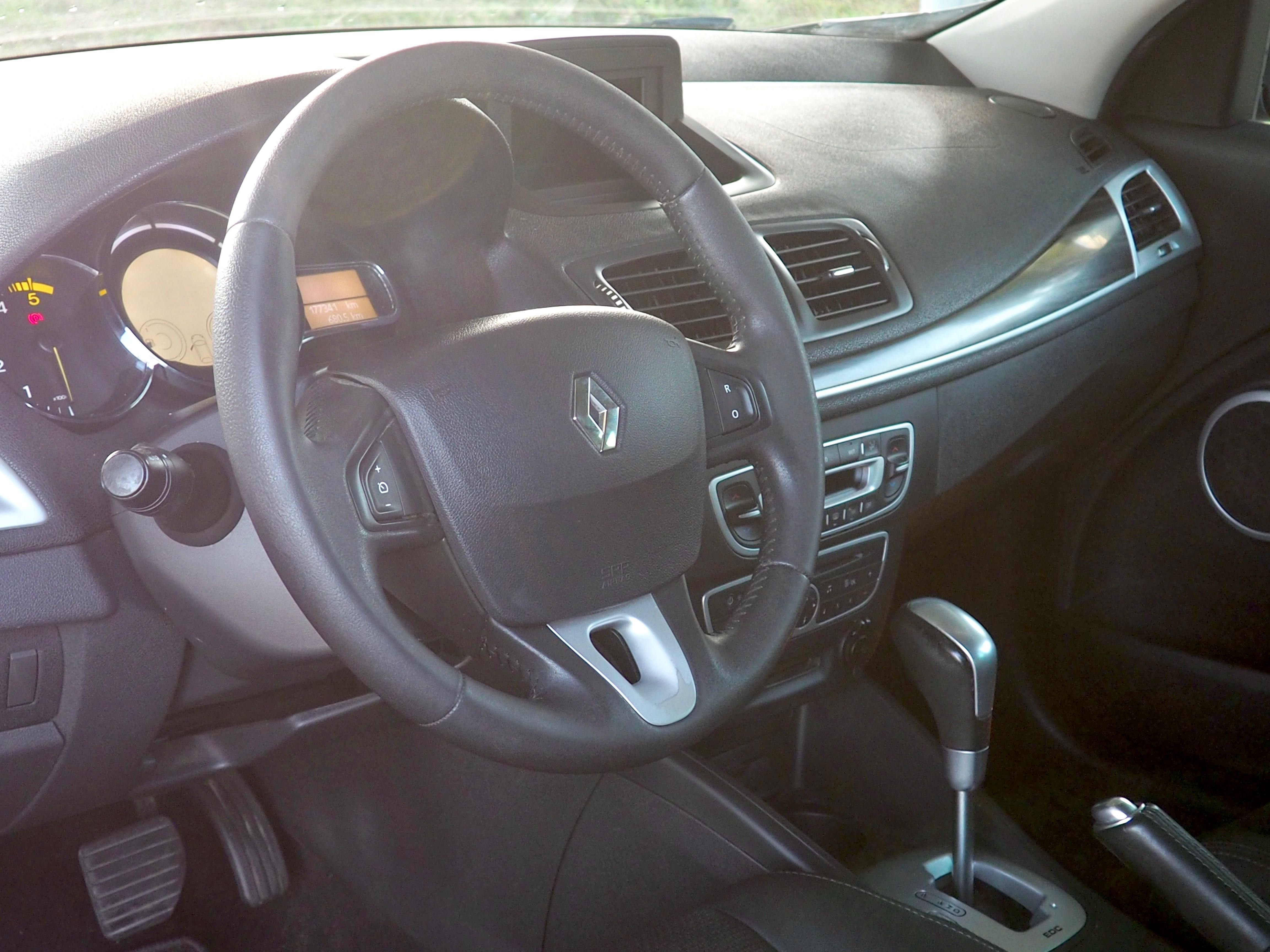 Renault Megane caixa automática , nacional , GPS