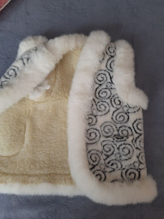 Жилет на овчині            
ширина -40 см.
Верх: