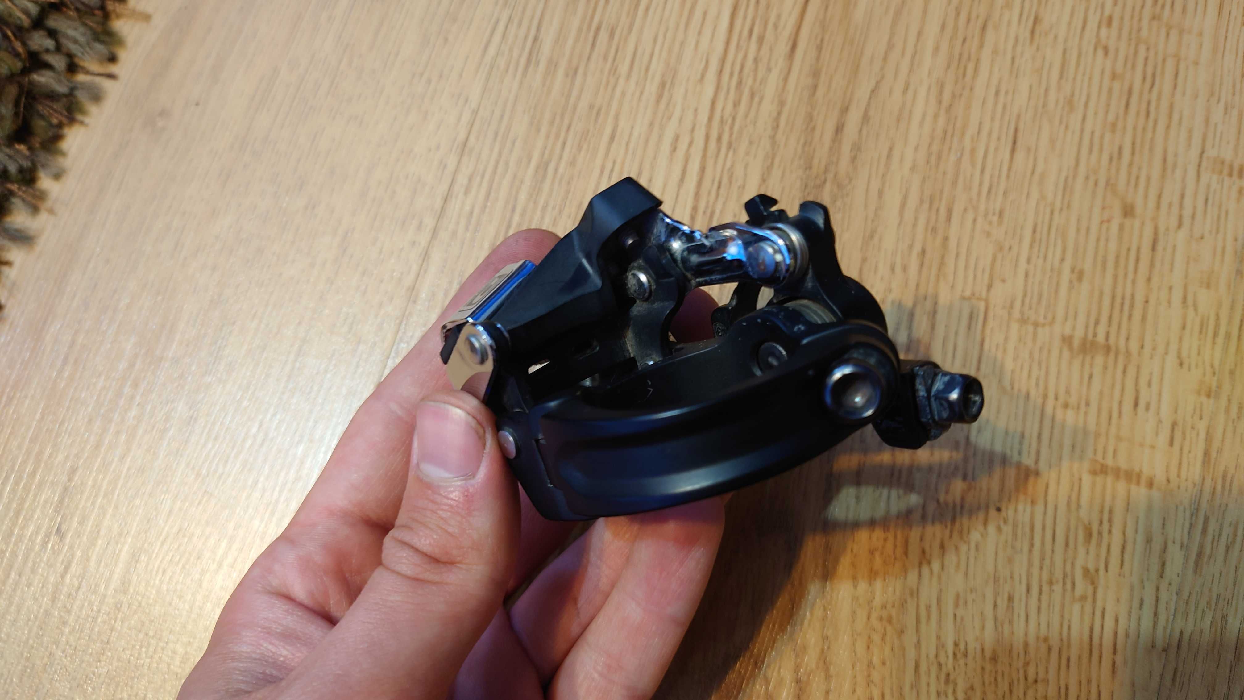 Przerzutka przednia Shimano Deore XT FD-M785 obejma, górny ciąg