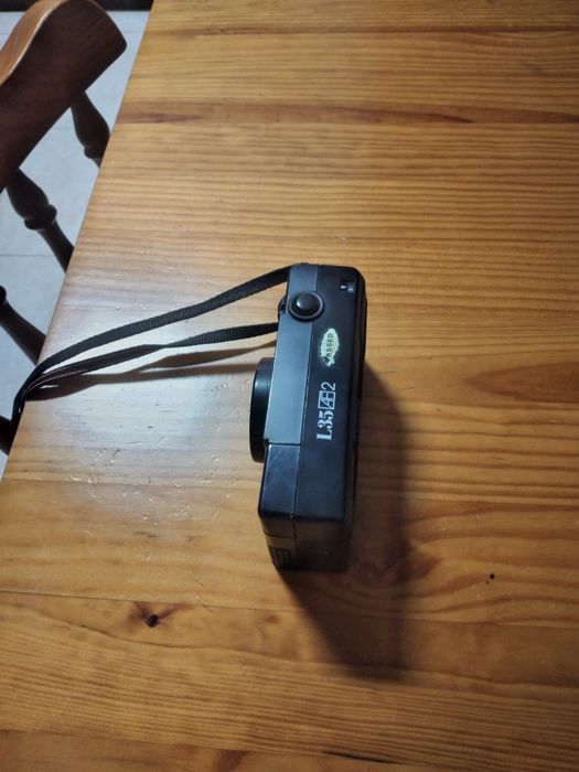 Máquina fotográfica Nikon p/ arranjo ou peças