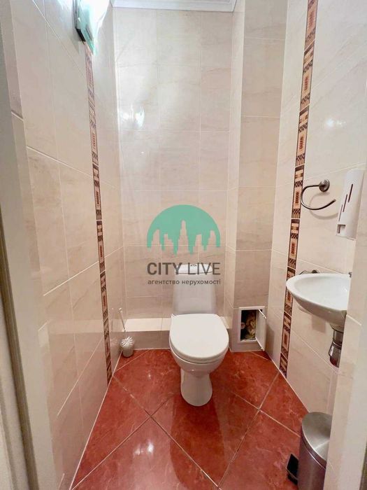 Продаж 3-кім квартири великої площі в Центрі міста (К)