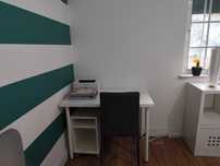 Vendo conjunto 3 peças, secretária, mesa de apoio  de pc , cadeira
