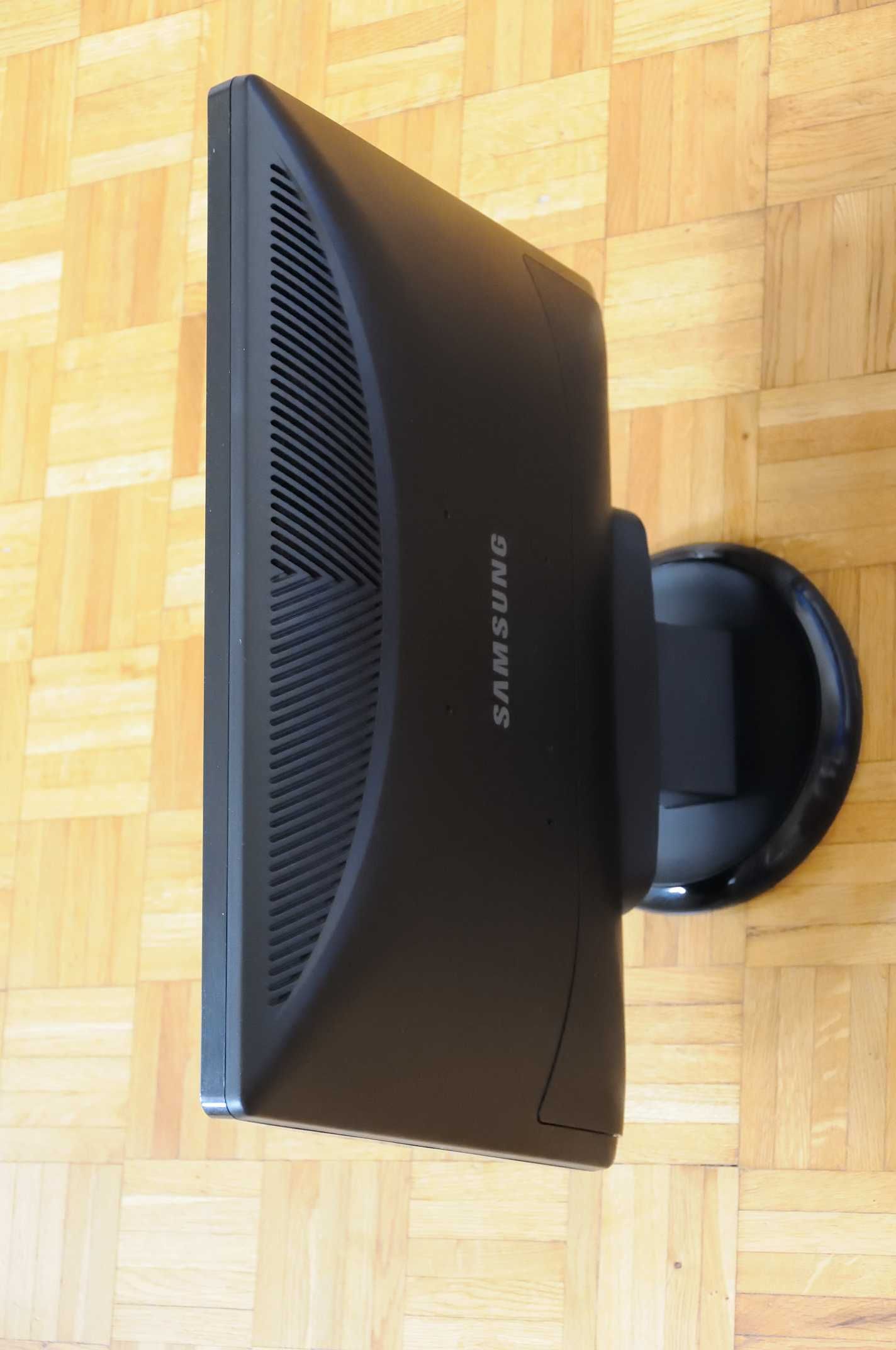 Monitor Samsung Sync master 226 BW 22 cale