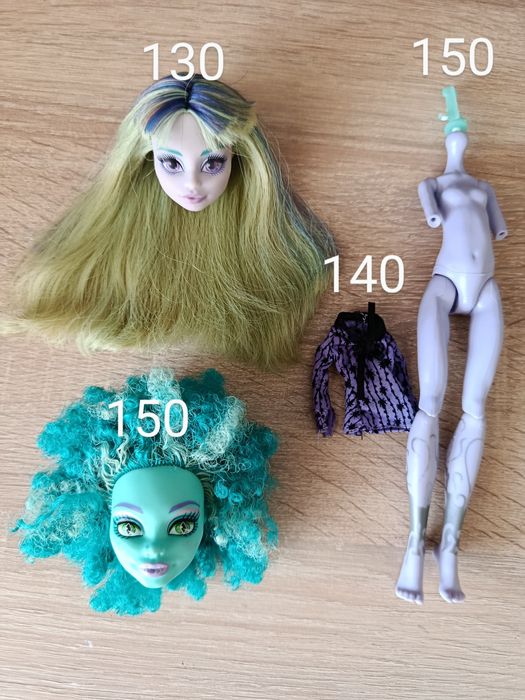 Акси до Monster High and Barbie