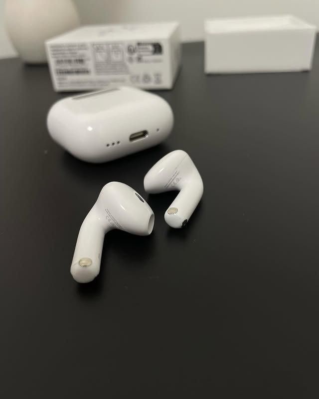 AirPods 4