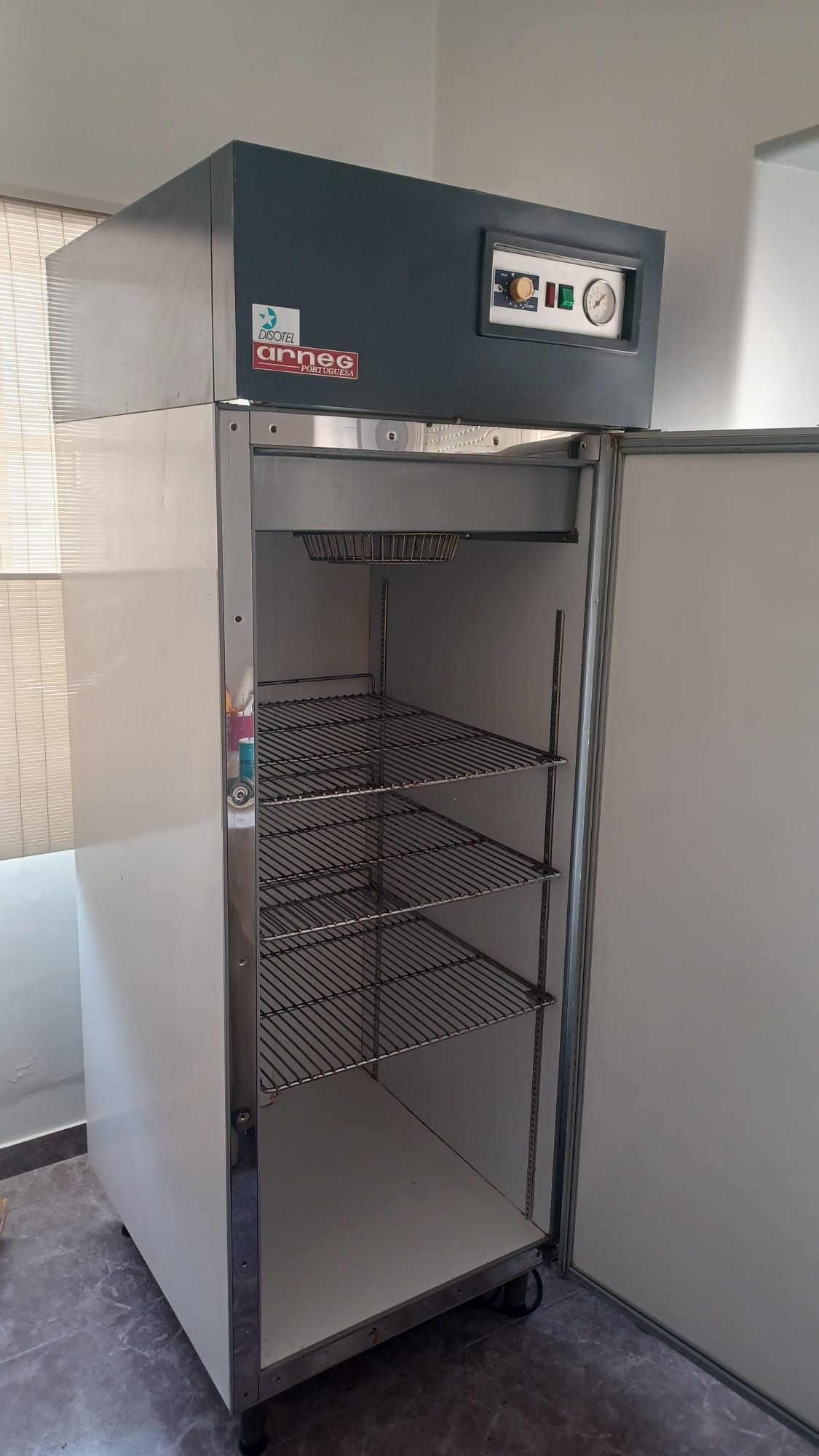 Armário de frio para hotelaria