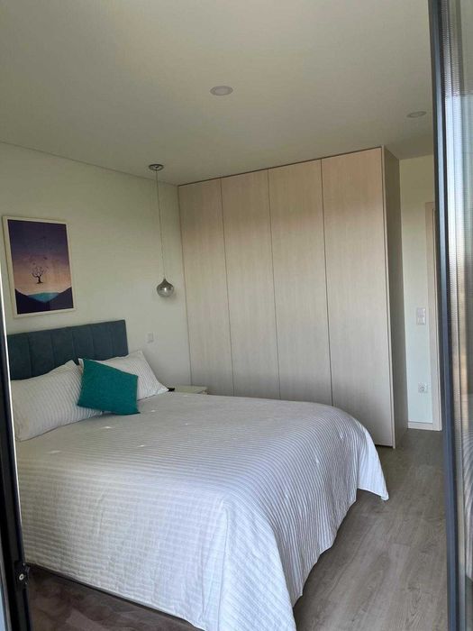 Quarto mobilado com casa de banho privada - Várzea, Barcelos