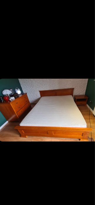 Łozko z materacem zima lato,komoda i dwa nakastliki