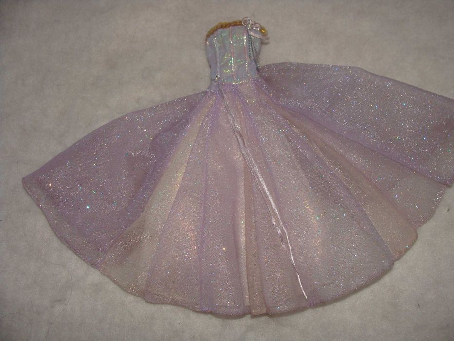 Vestido Barbie as the Magic of Pegasus (Ref. G8399) de 2005 - Annika