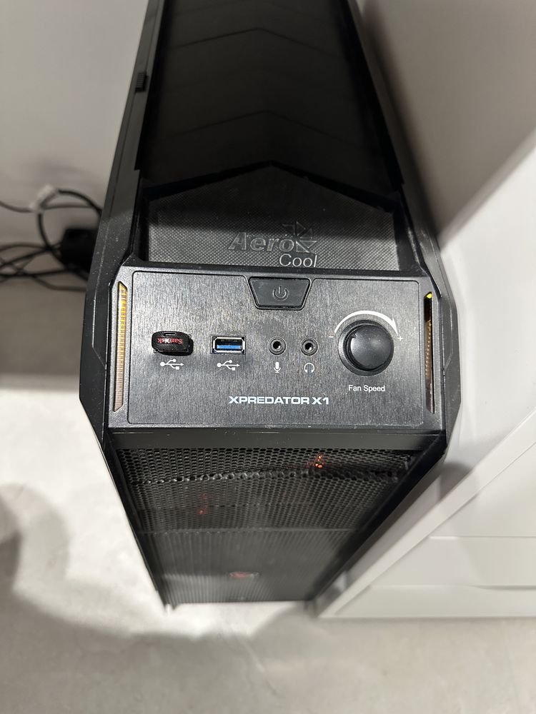 Komputer stacjonarny + Monitor LG 27” + Klawiatura Genesis – ZESTAW