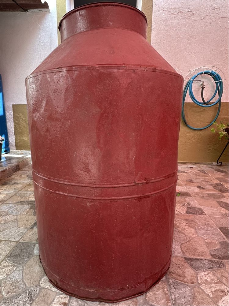 Pote de latão antigo