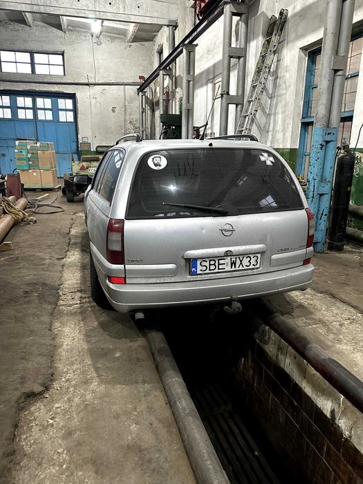 Opel Omega універсал