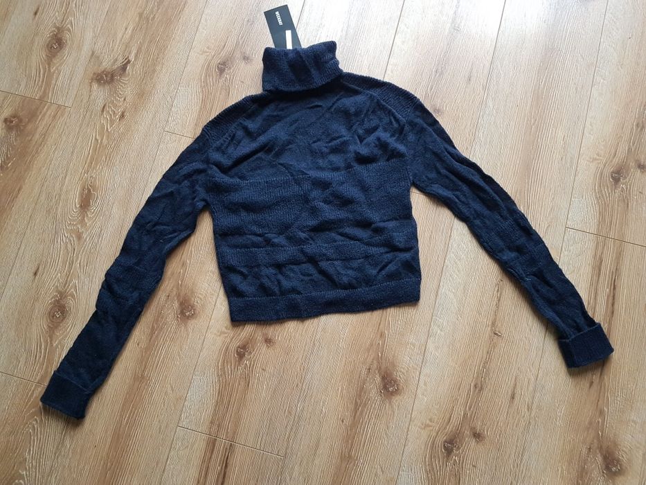 S 36 Weekday Amaia golf damski sweterek z golfem sweter wełniany wool