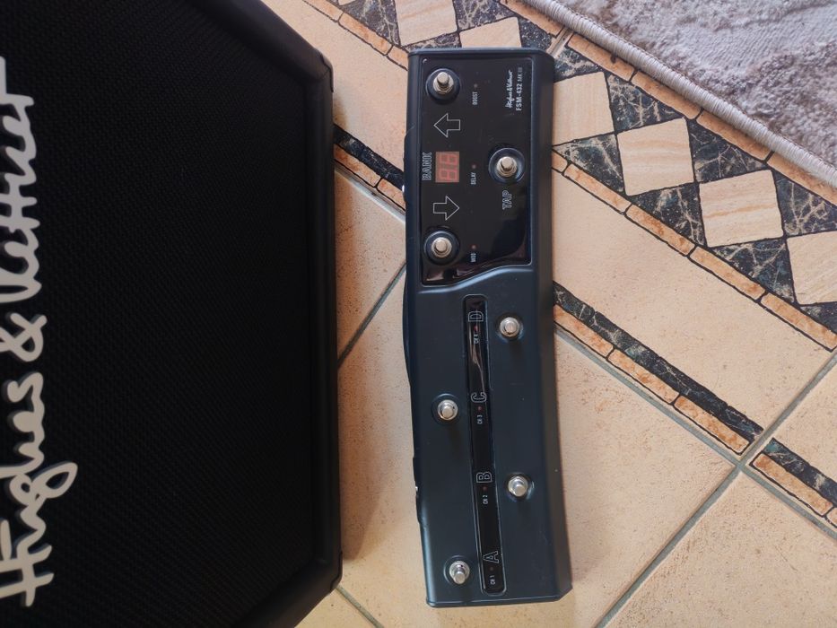 Hughes&Kettner Grandmeister Deluxe 40 + Coluna H&K 112 + H&K FSW 432