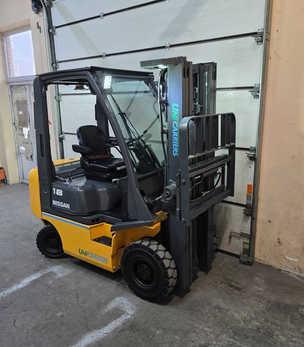 Навантажувач вилковий дизельний Nissan 1.8 тонн триплекс на 4,75 метра