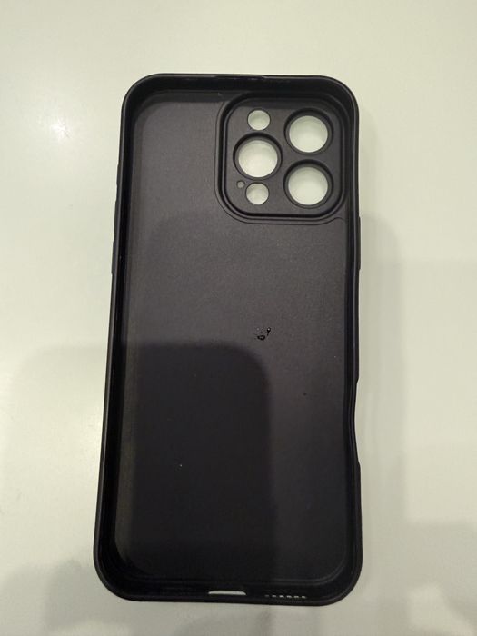 Продам чехол на iphone 16 pro max