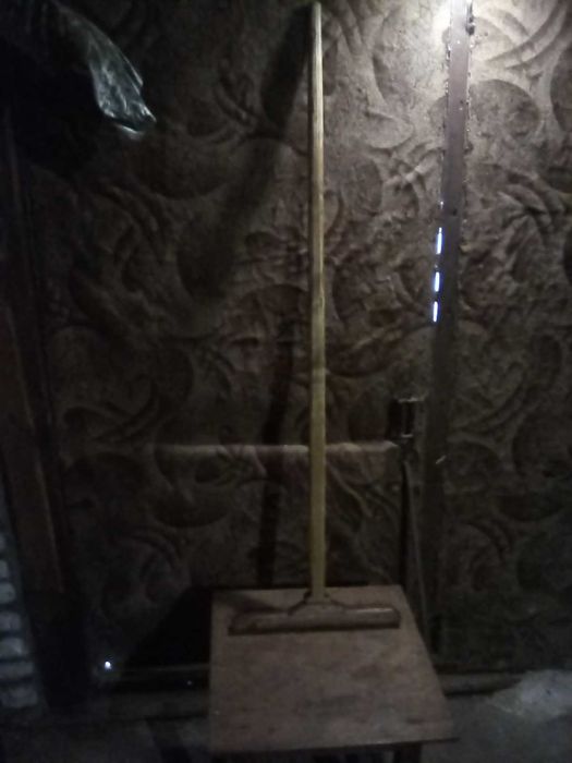 Деревянная швабра