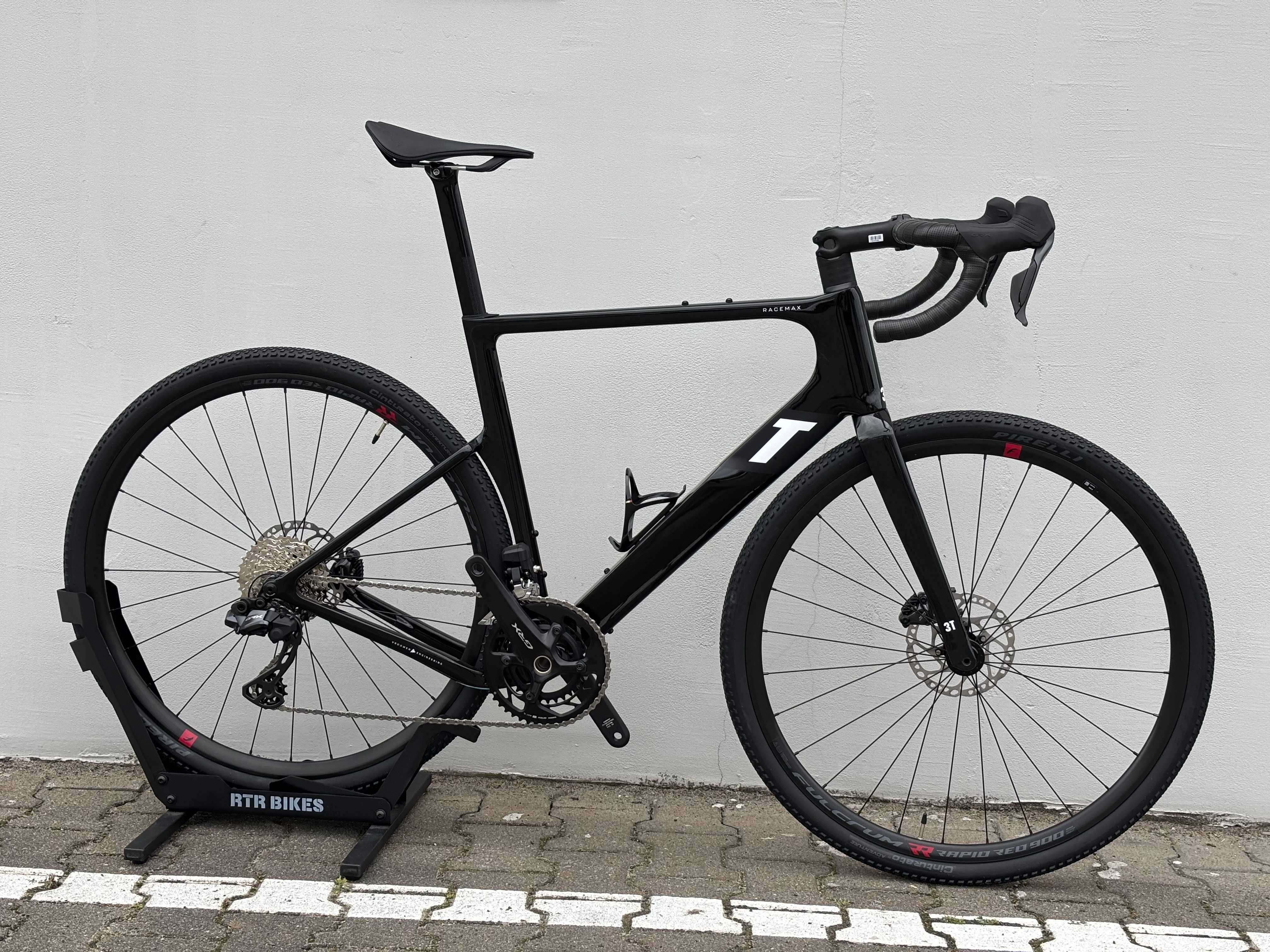 Gravel 3T Exploro Racemax Integrale Shimano GRX Di2, Sram Rival AXS.
