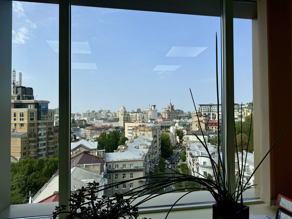 Офіс в БЦ, вул. Шовковична, метро Палац Спорту