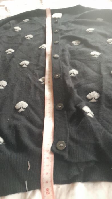 Sweter kardigan zapinany wzorzysty pik karty