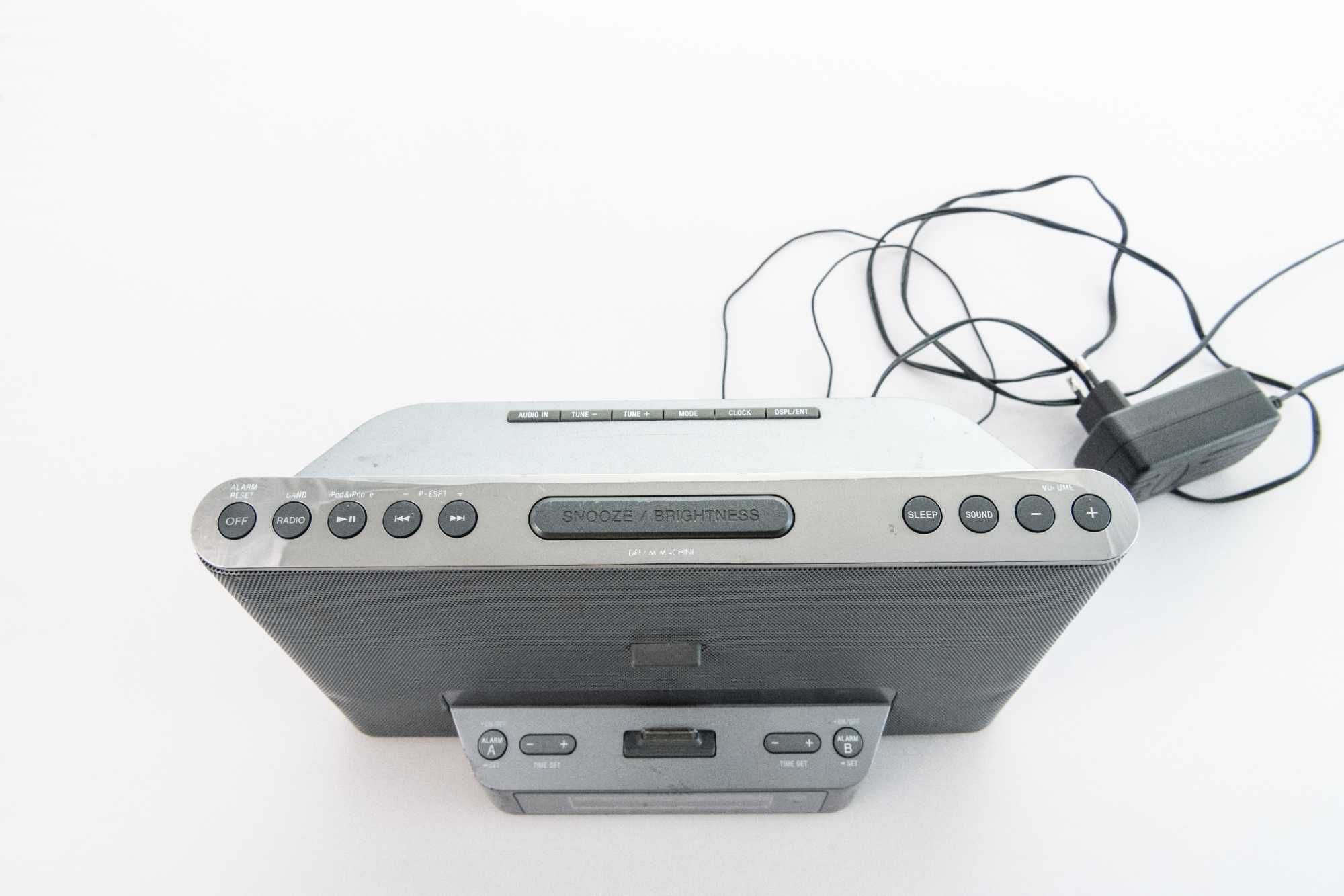 Radiobudzik Sony Dream Machine ICF-DS15iP z funkcją dokowania iPoda