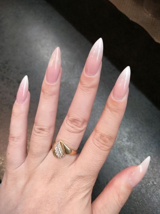 Paznokcie. Manicure i pedicure hybrydowy i żelowe