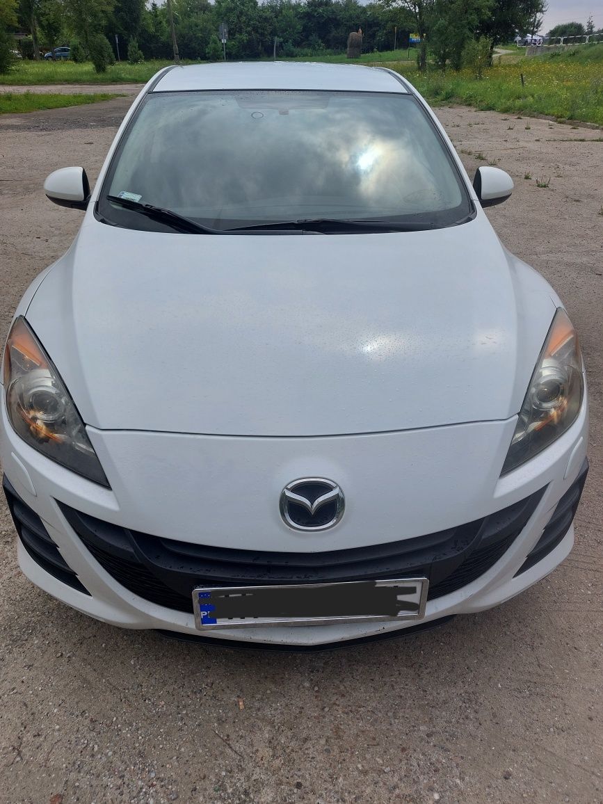 Samochod Mazda 3 bl