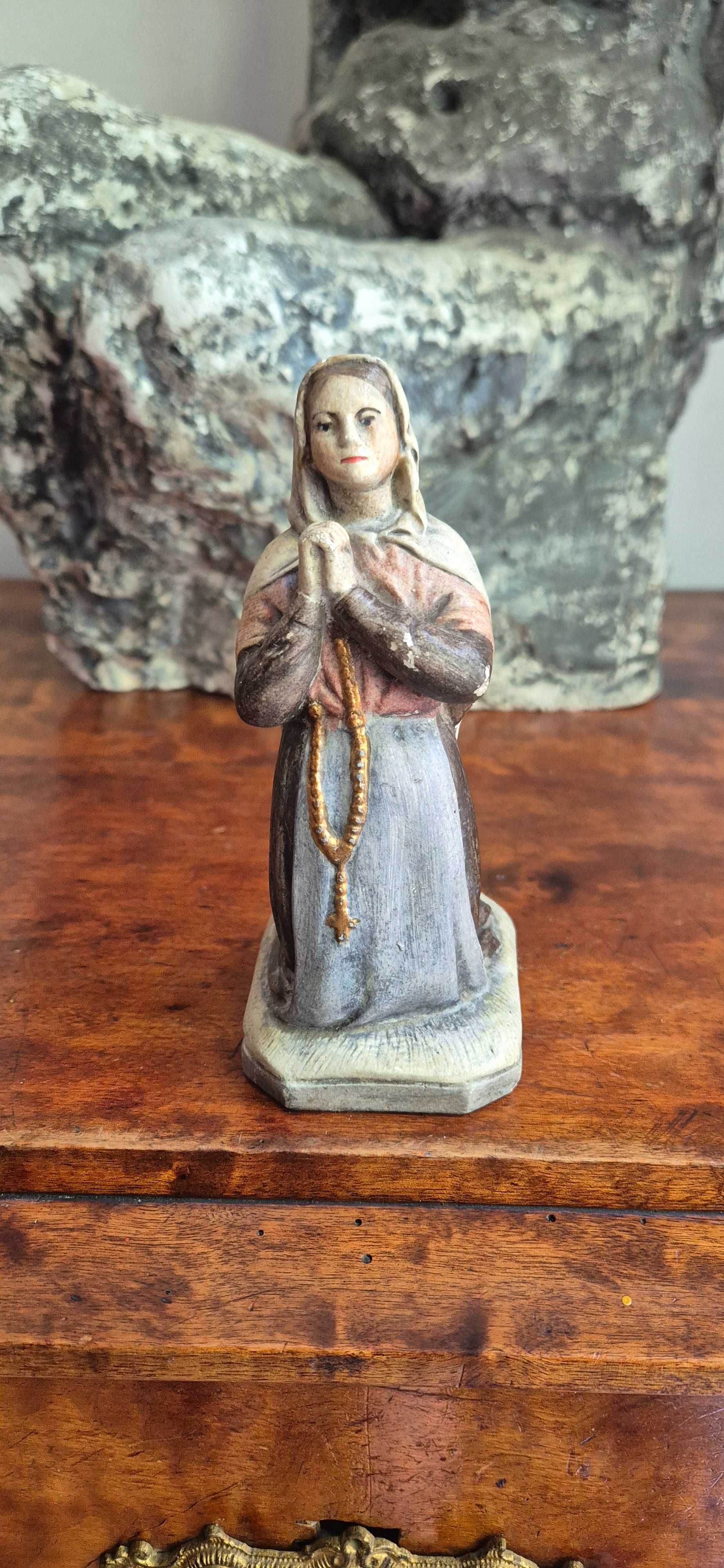 Figura Św. Bernadety stare dewocjonalia antyk Francja
