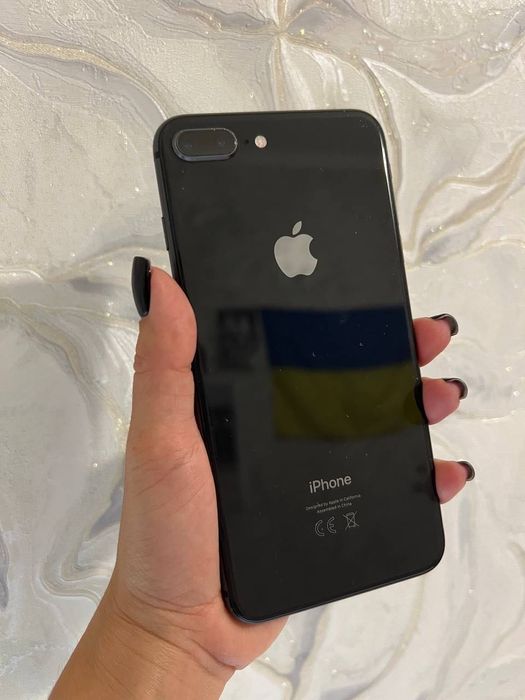 Телефон iPhone 8plus 64