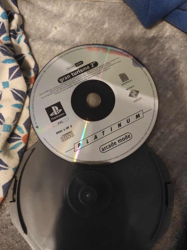 FIFA 20 na ps4 i Gran Turismo 2 arcade mode