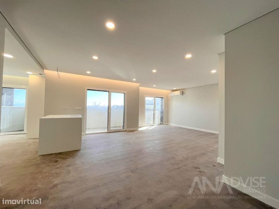 Apartamento T4 + Terraço para venda junto ao centro de Viseu