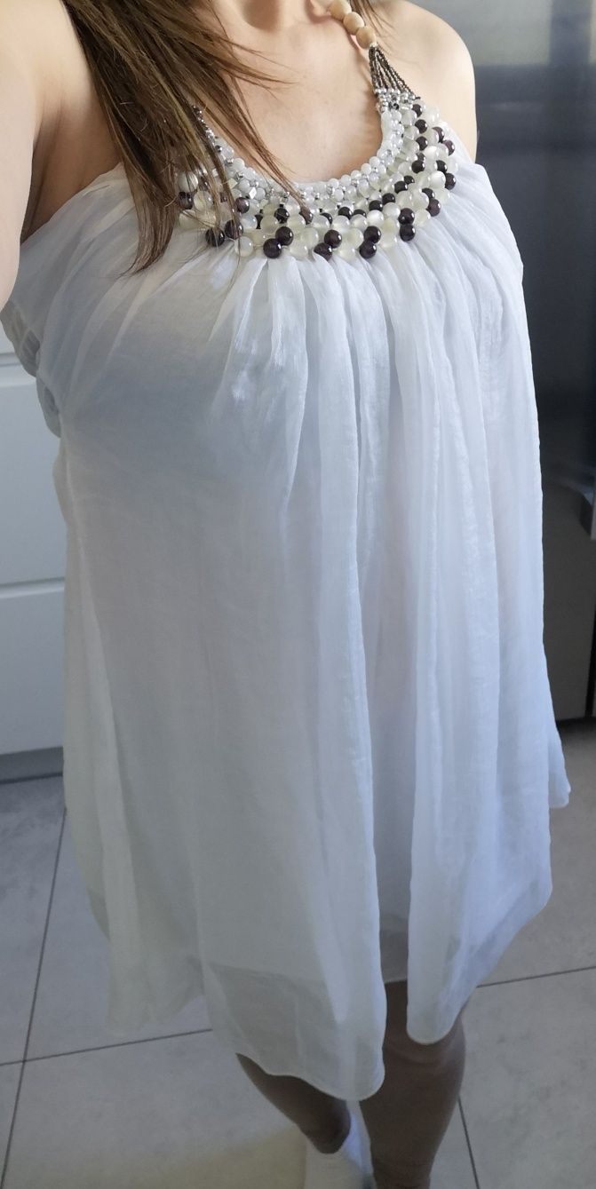 Sukienka biała wiązana na szyję