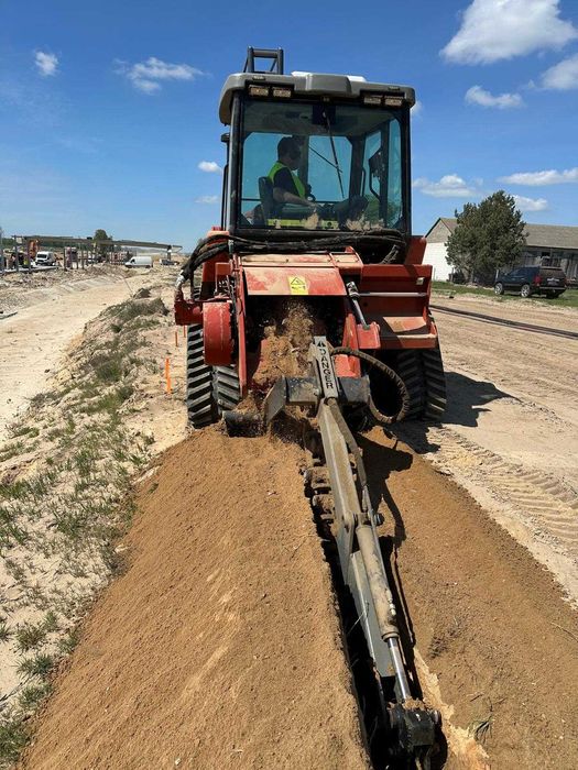 USŁUGI koparką łańcuchową Ditch Witch RT125Q pługoukładacz , wynajem