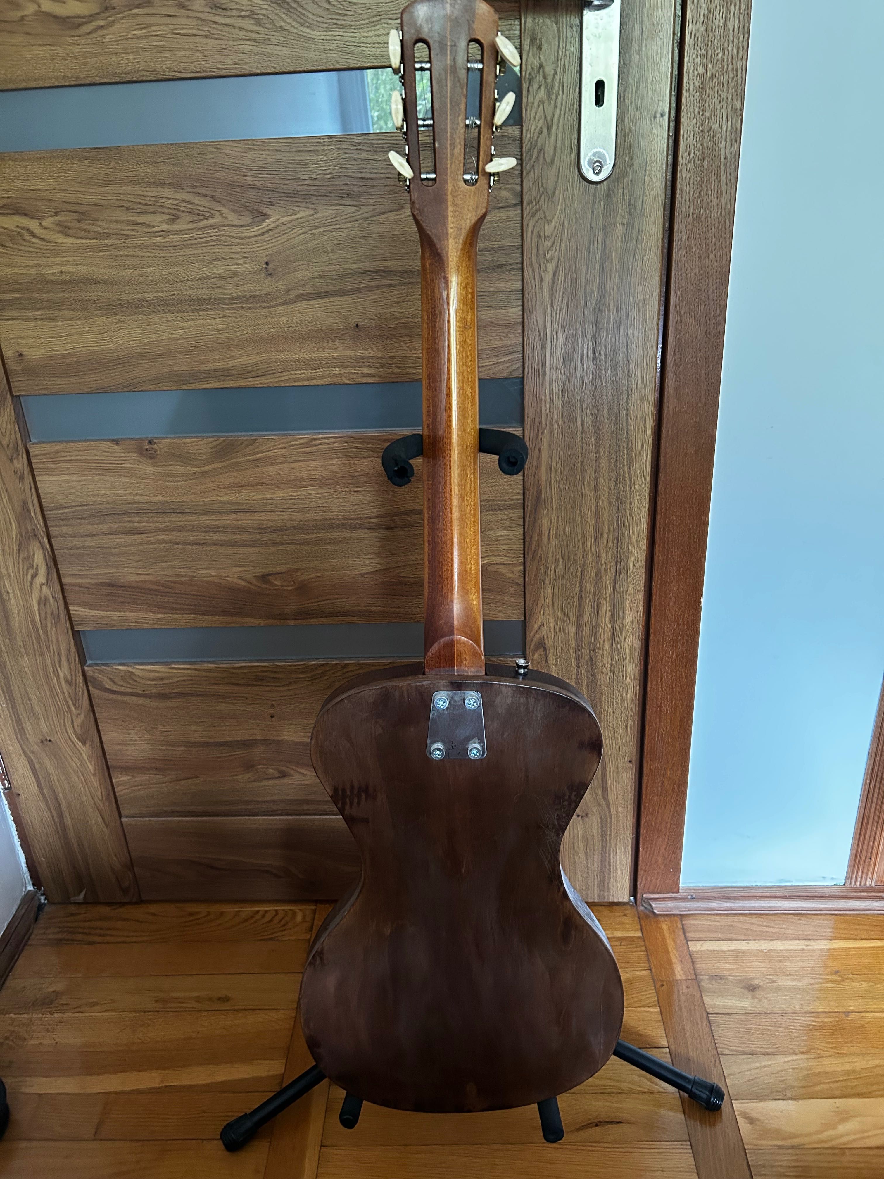 Gitara Lutnicza / Lap Steel