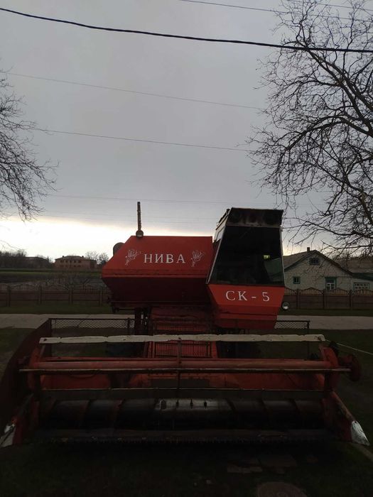 Комбайн нива сільського господарства