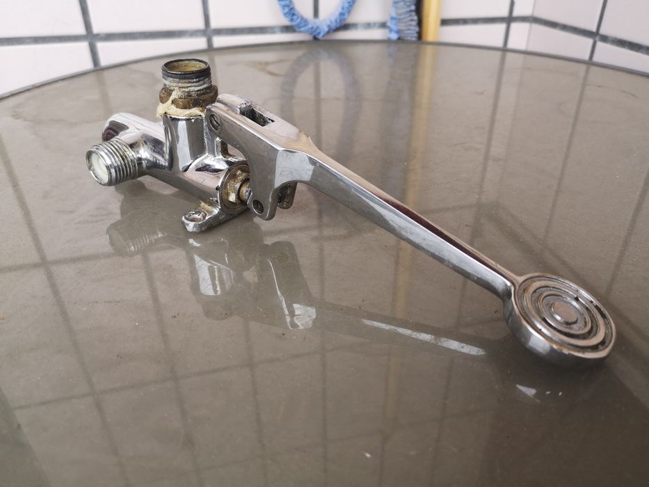 Pedal Agua Banca Industrial