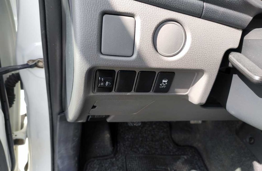 Mitsubishi L200 4X4 CABINE EXTRA