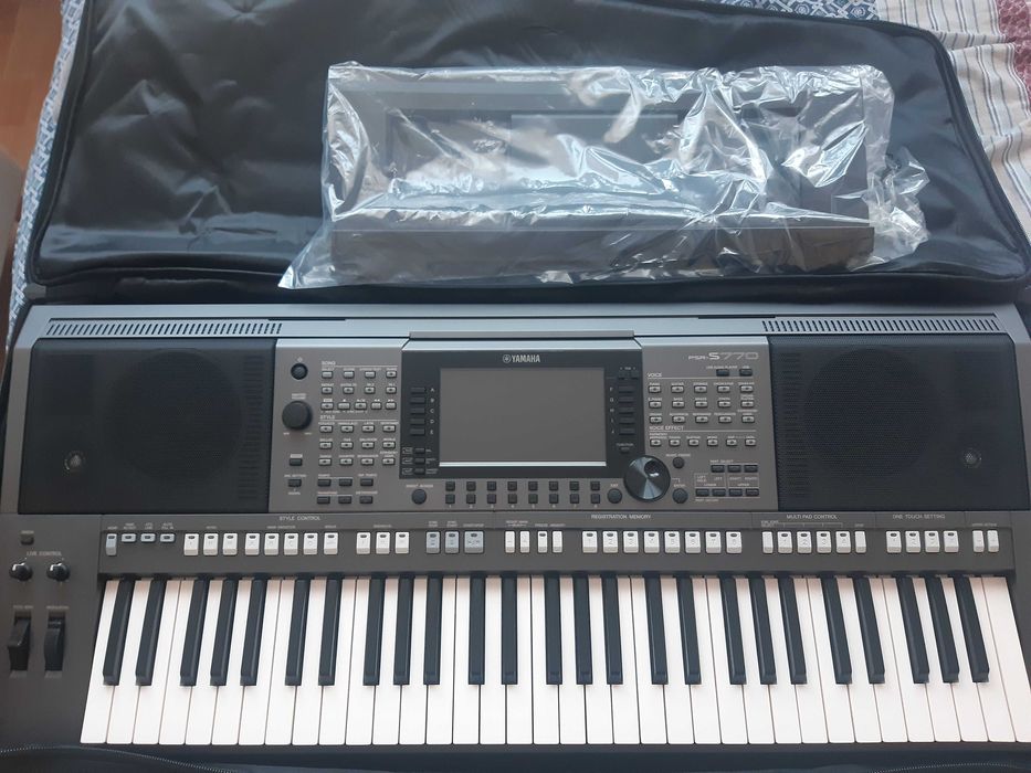 Yamaha psr s770 keyboard pianino