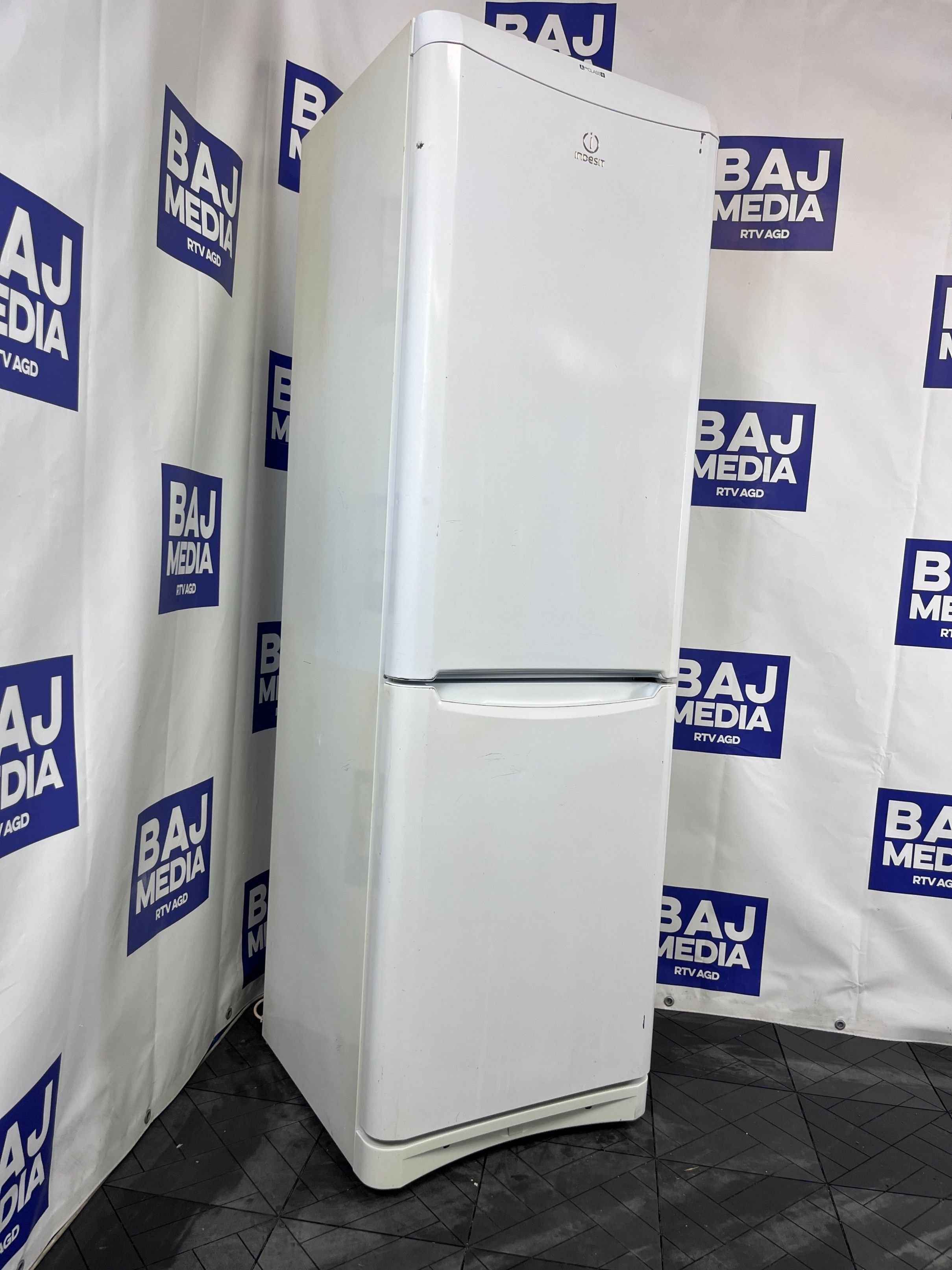 Lodówka Indesit Duża Pojemność 187Cm / Klas A++  /Dostawa/Gwarancja