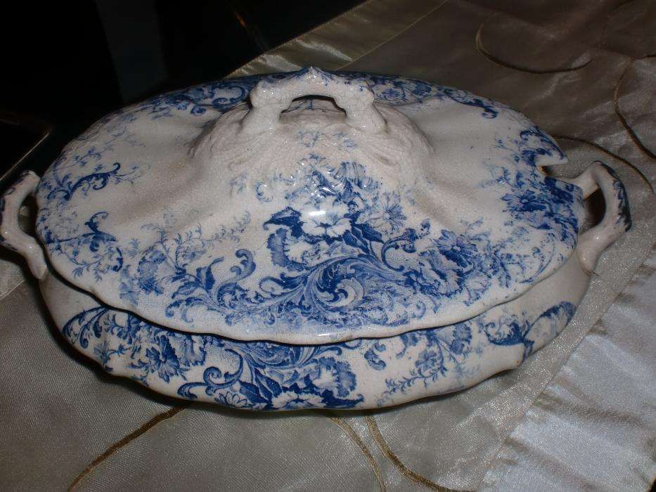 Terrina muito antiga - Sacavem