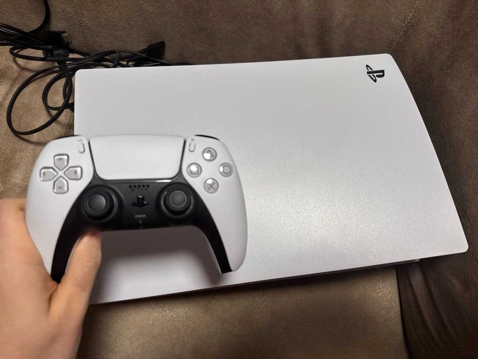 Sony PlayStation 5 Base (PS5) версія з дисководом